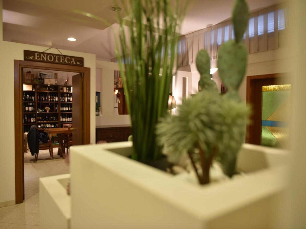 Hotel E Appartamenti La Solaria San Giovanni Rotondo Eksteriør billede