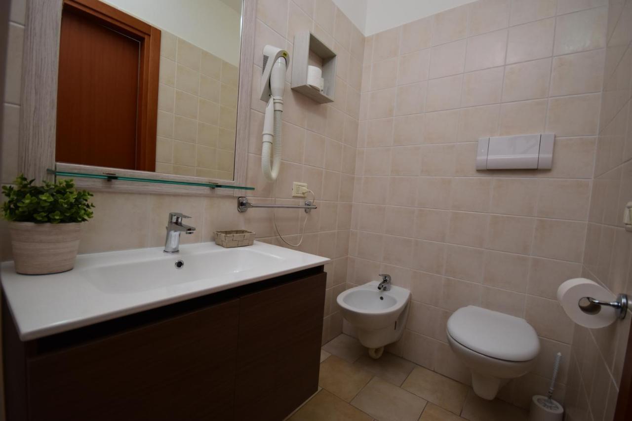Hotel E Appartamenti La Solaria San Giovanni Rotondo Eksteriør billede