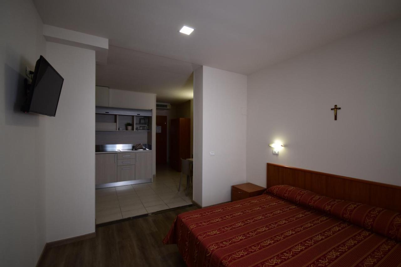 Hotel E Appartamenti La Solaria San Giovanni Rotondo Eksteriør billede