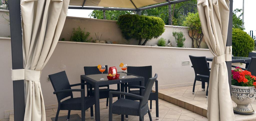 Hotel E Appartamenti La Solaria San Giovanni Rotondo Eksteriør billede