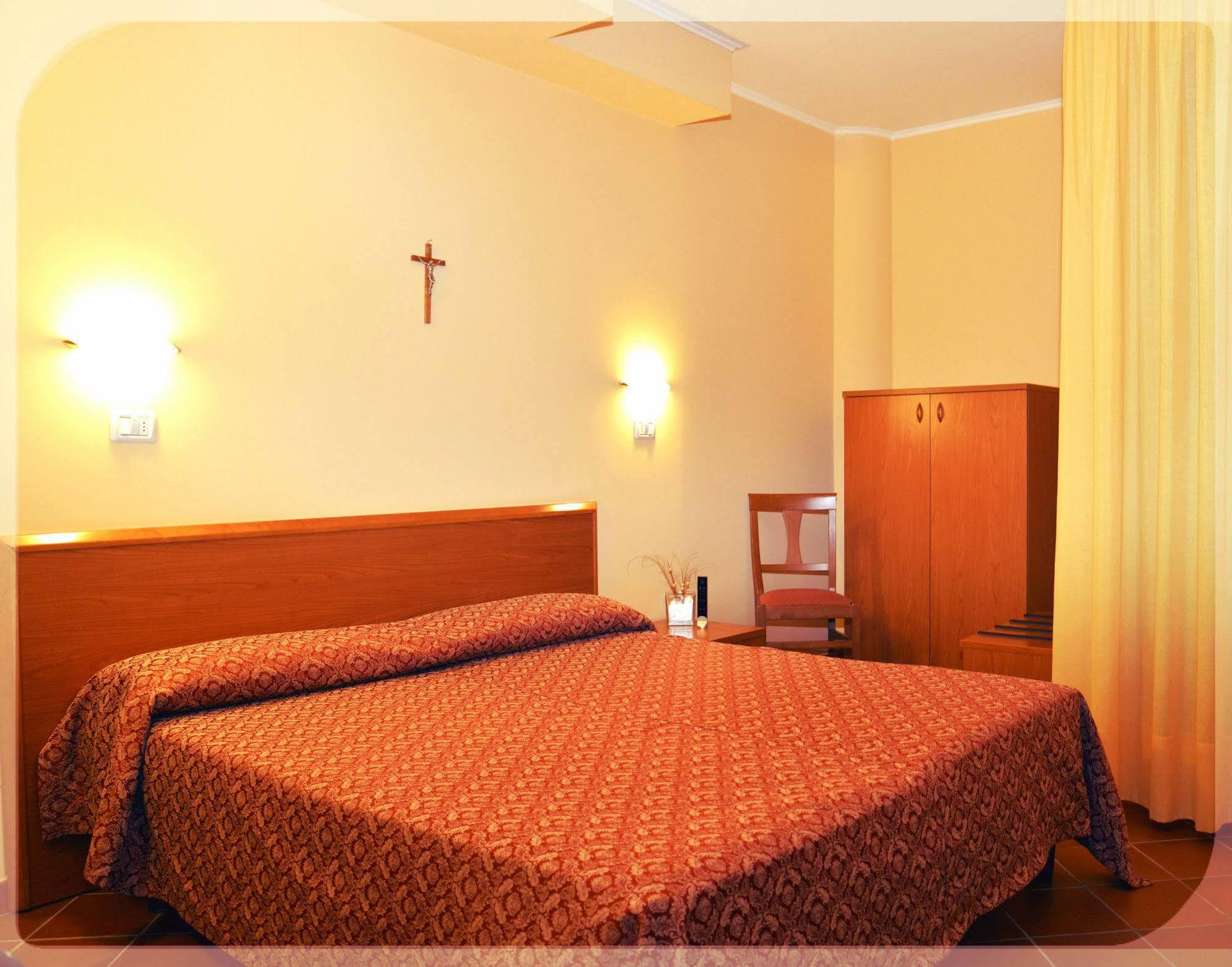 Hotel E Appartamenti La Solaria San Giovanni Rotondo Eksteriør billede