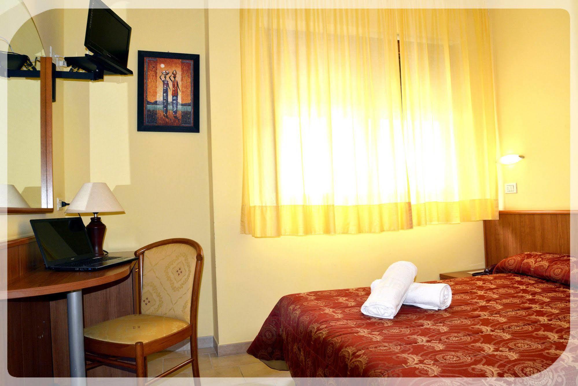 Hotel E Appartamenti La Solaria San Giovanni Rotondo Eksteriør billede